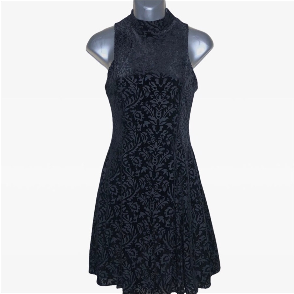 The edit by seventeen velvet halter paisley dress
